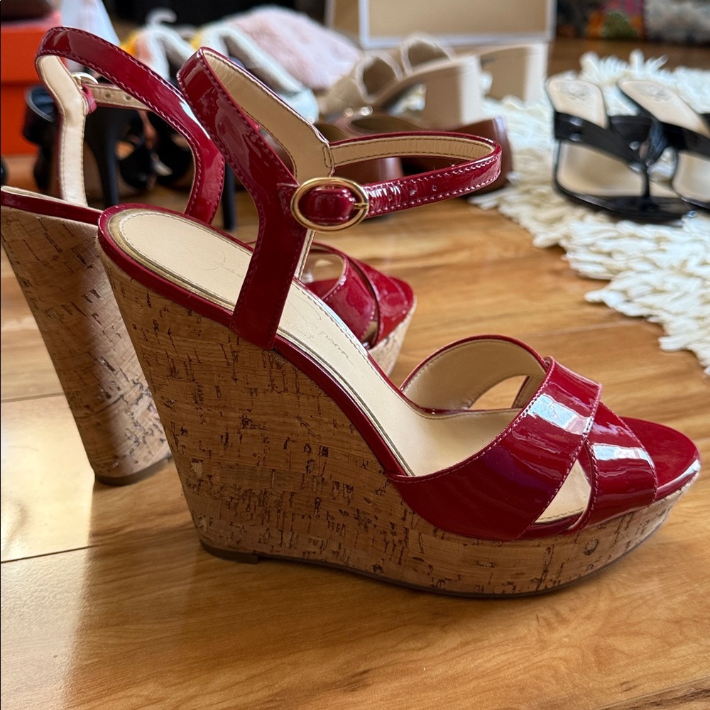 Jessica Simpson glossy, Red Wedge Sandals Isadoraa